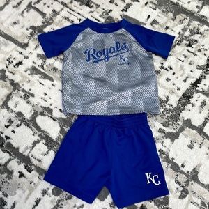 💙⚾️ Adorable Kansas City Royals outfit!